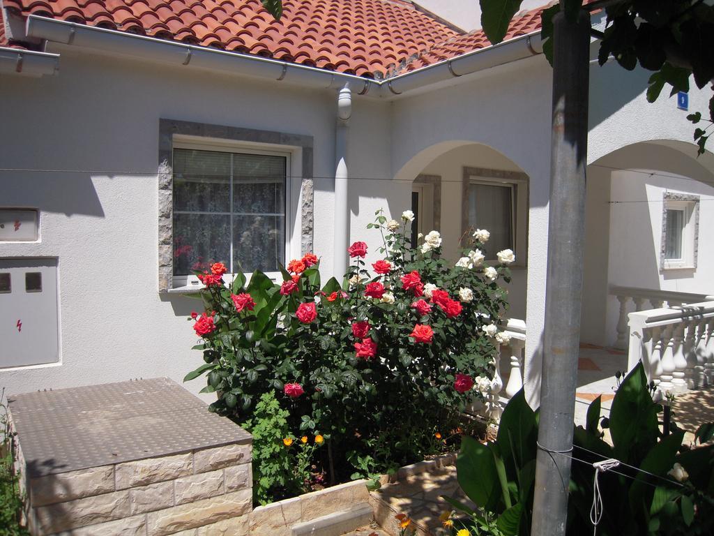 Apartments Marijeta Vir Exterior foto